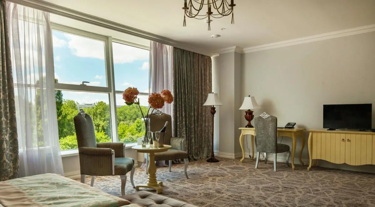 Image 2 of Bristol Central Park Hotel