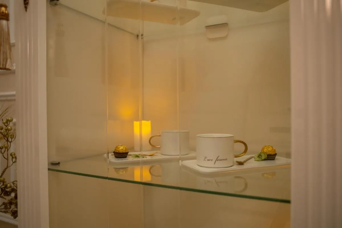 Image 3 of Center Candle Apartment