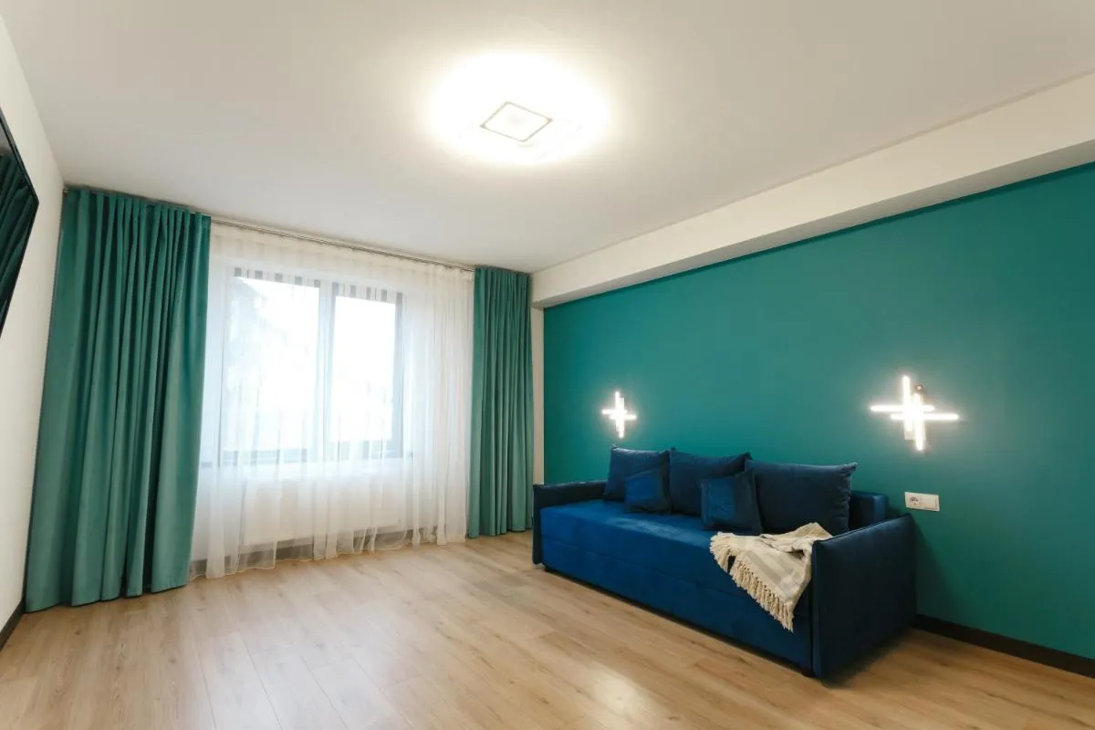 Image 4 of Elegant, Central & Spacious 2BR