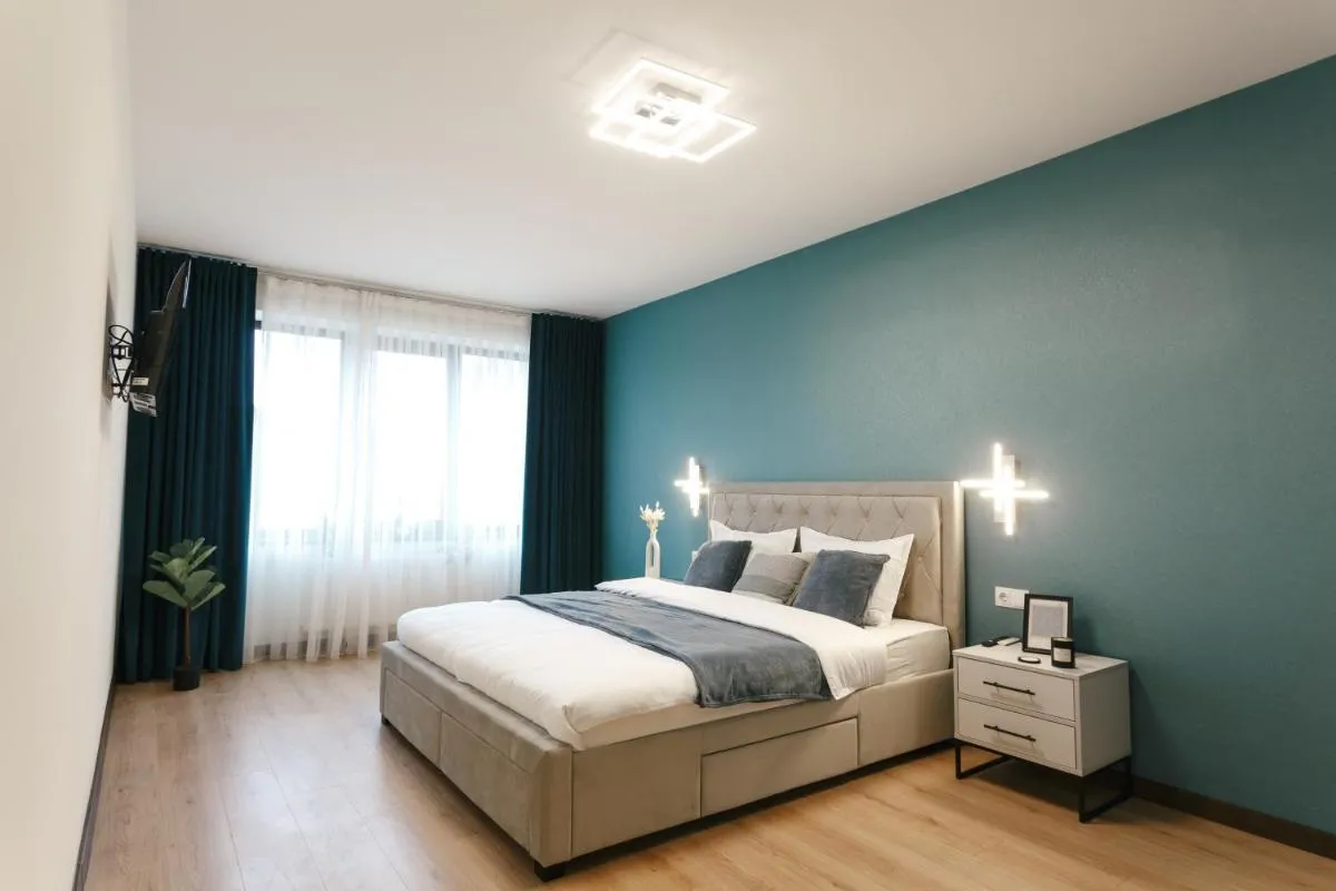 Image 1 of Elegant, Central & Spacious 2BR