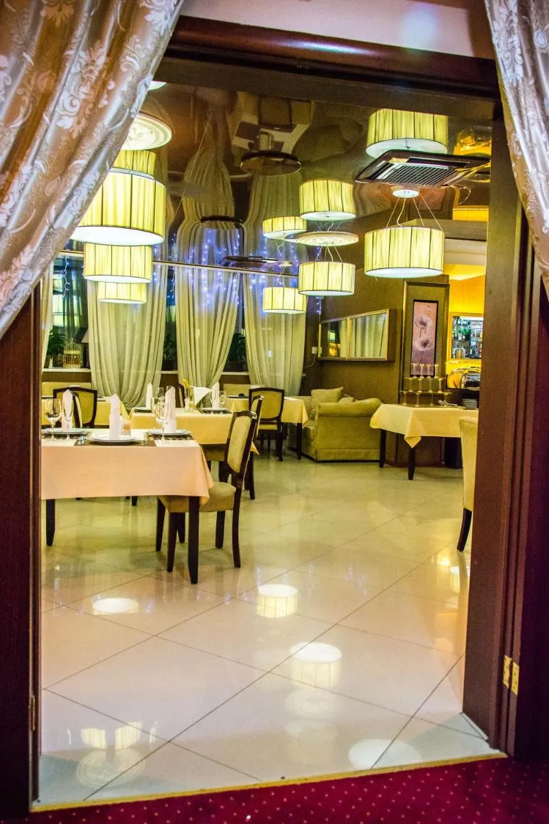 Image 3 of Jumbo Hotel
