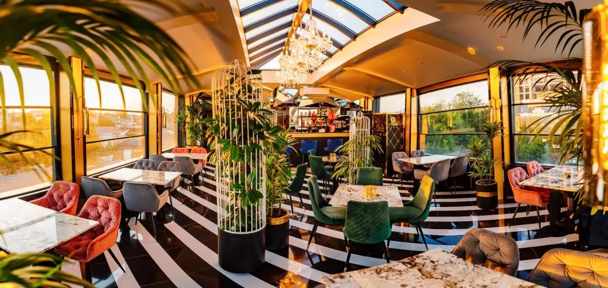Image 1 of Lion’s Hotel