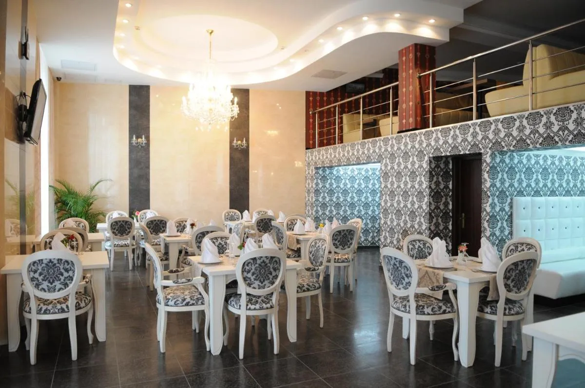 Image 2 of Manhattan Hotel & Restaurant
