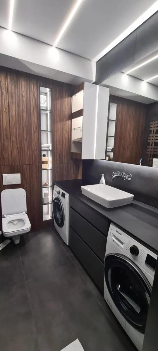 Image 3 of Oasis Luxury Apartments