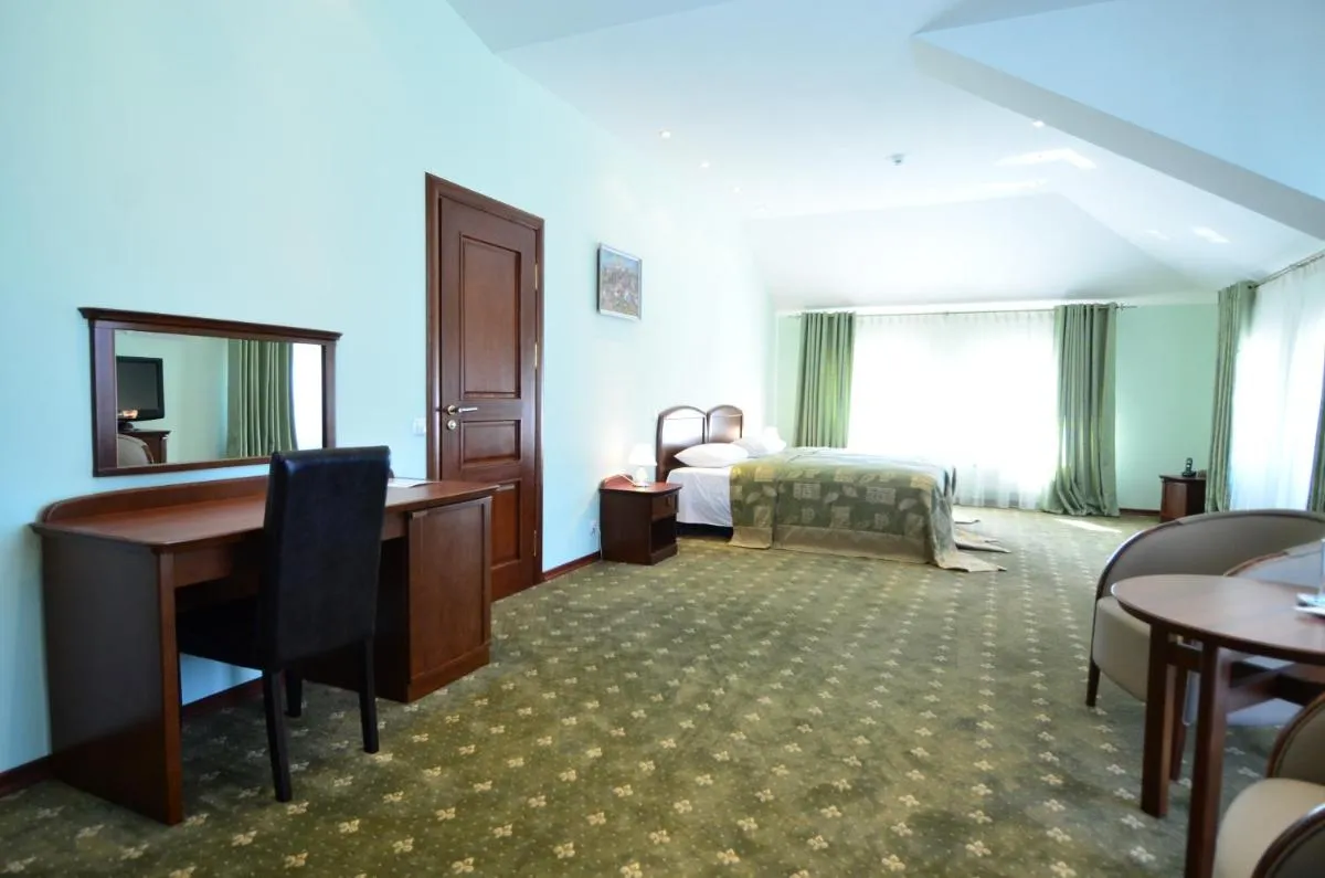 Image 1 of Platinum Hotel