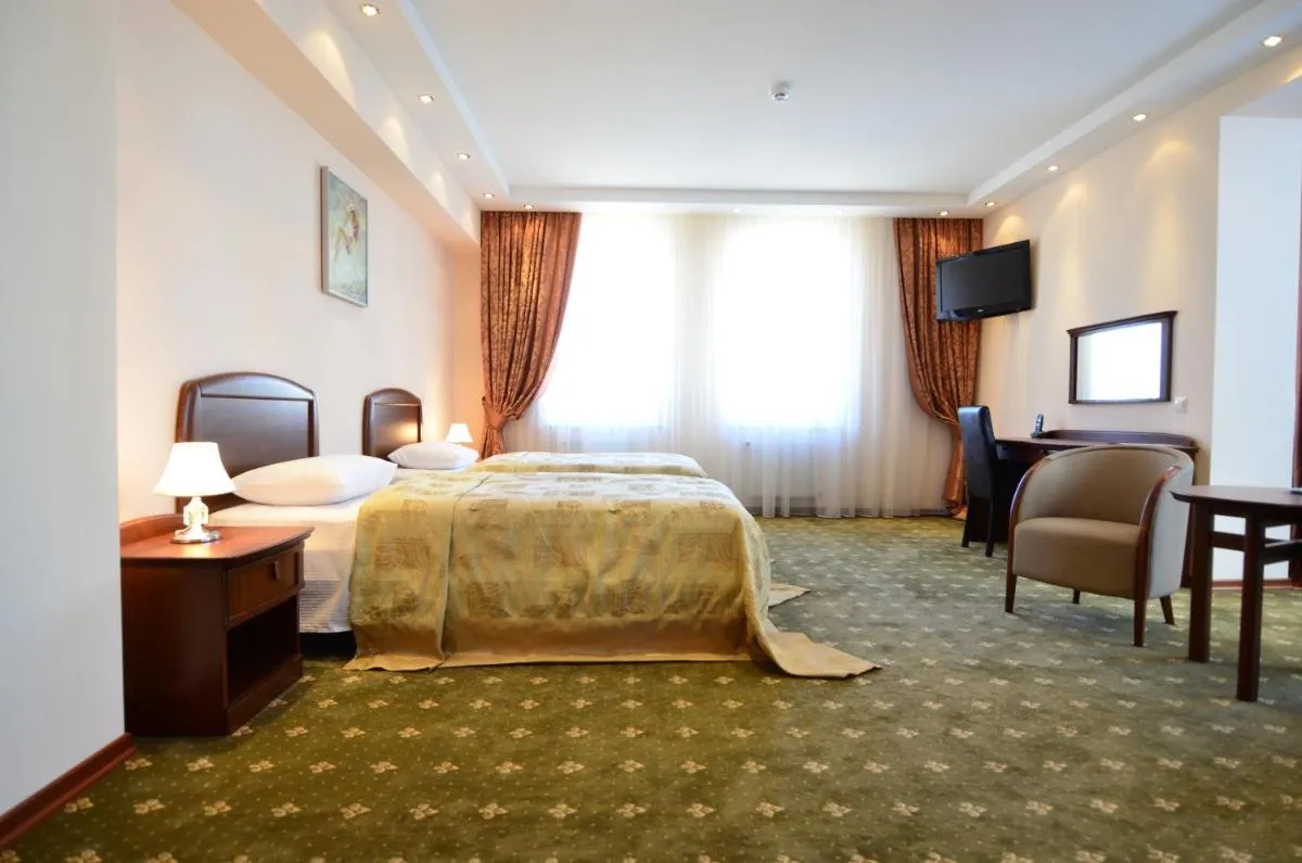 Image 5 of Platinum Hotel