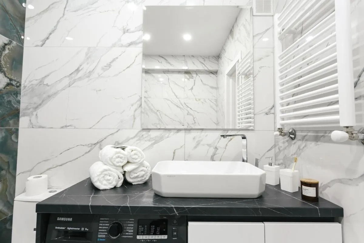 Image 6 of Stylish & Spacious: City Gem