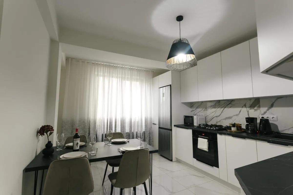 Image 3 of Stylish & Spacious: City Gem