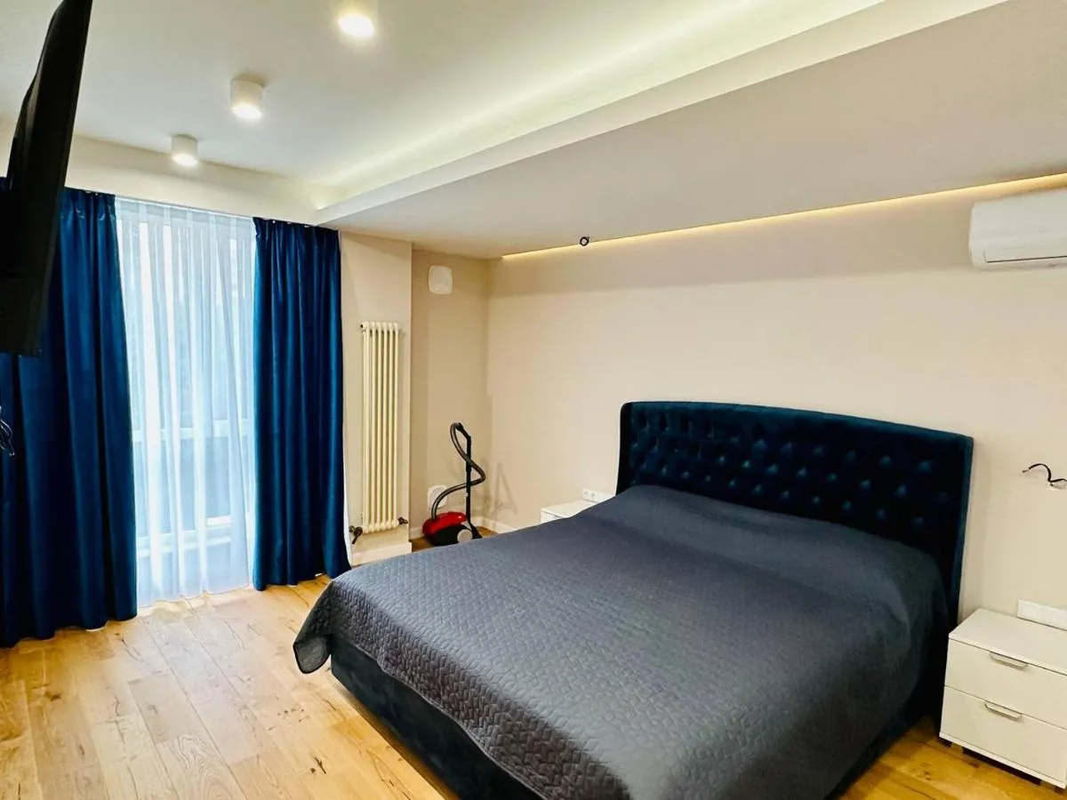 Image 2 of Urban Loft with Panoramic View