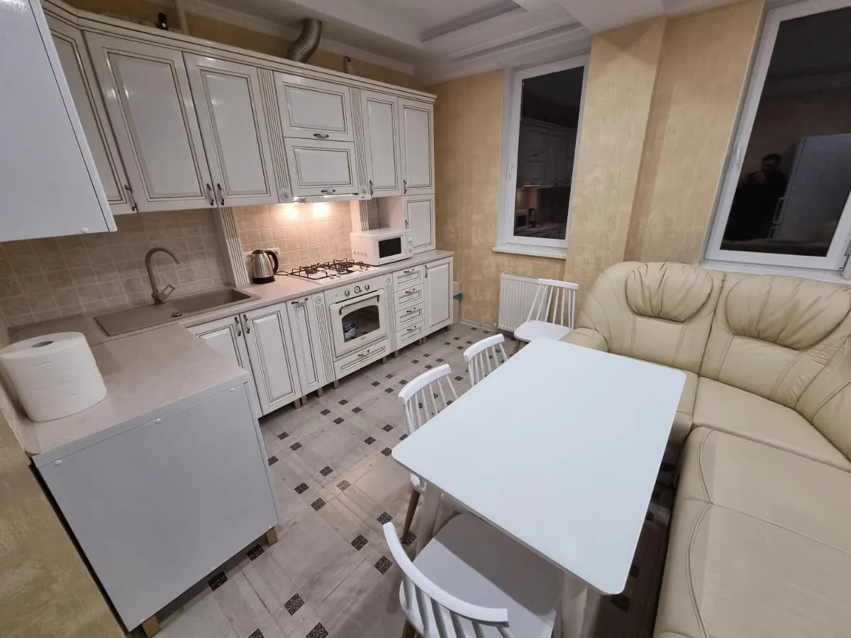 Image 2 of 1 bedroom and living, Testemiteanu str.
