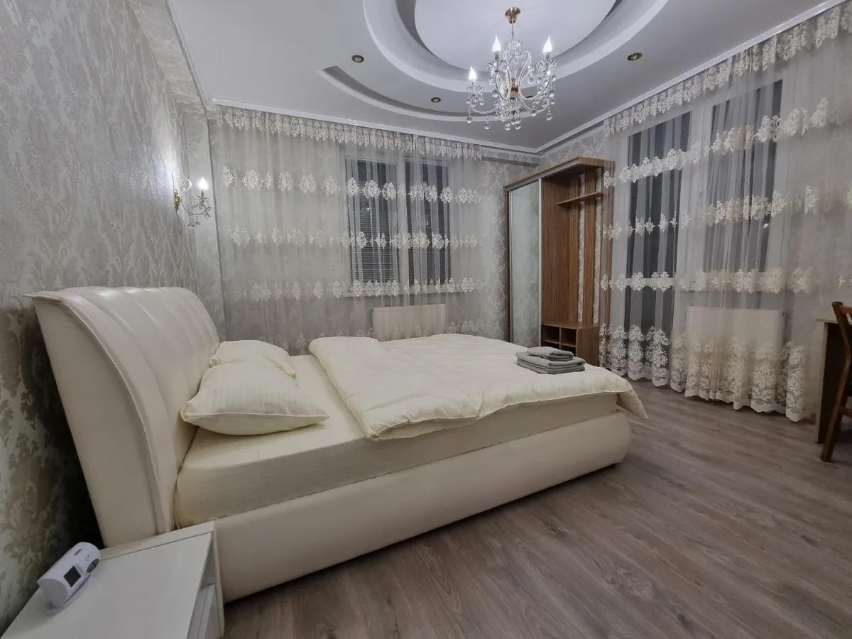 Image 6 of 1 bedroom and living, Testemiteanu str.