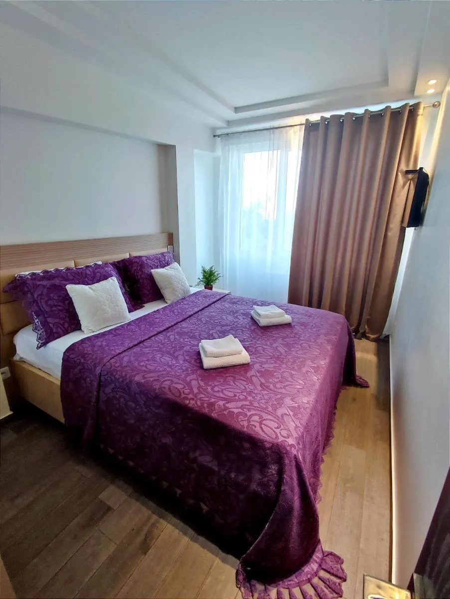 Image 3 of 2BR+living downtown Chișinău
