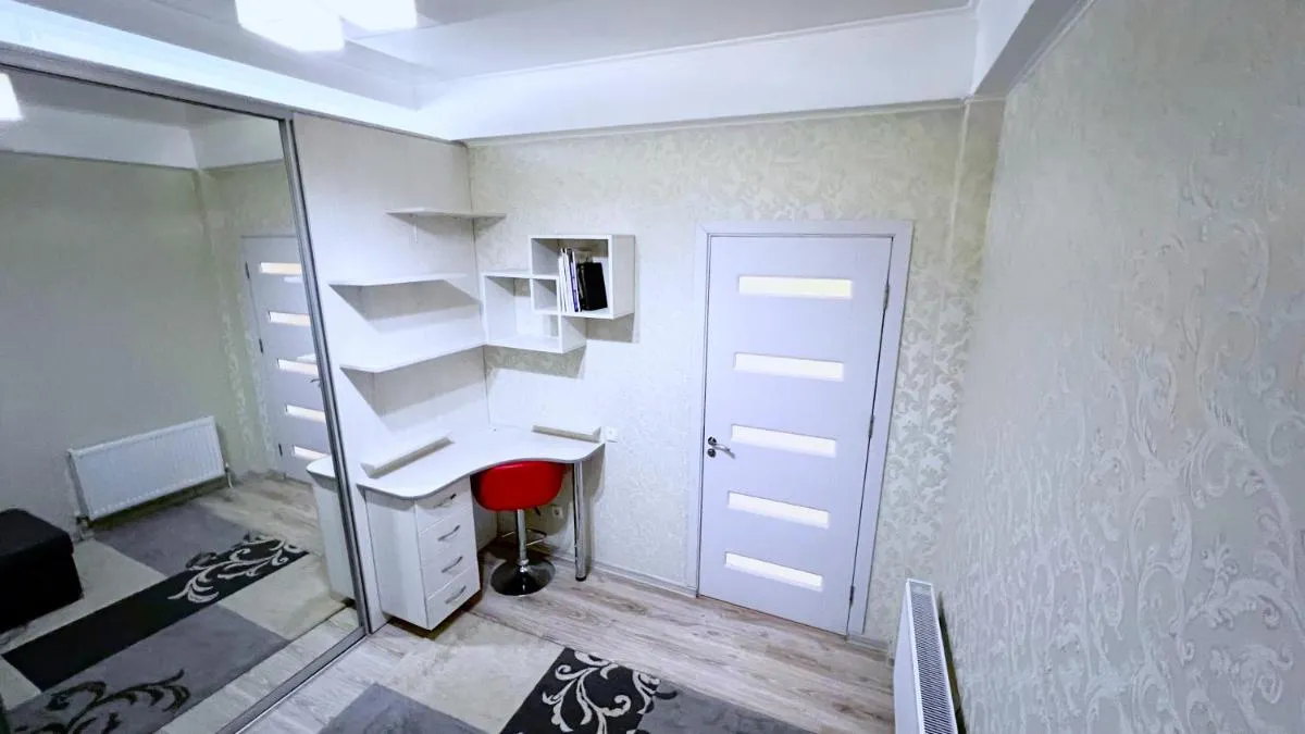 Image 2 of Apartament de lux cu 2 camere și living