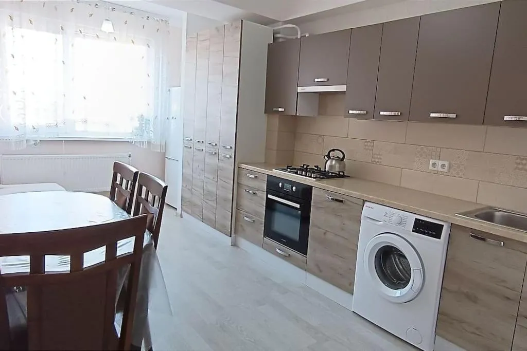 Image 4 of Apartament stilat!