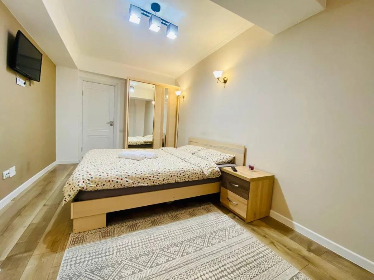 Image 3 of Avenue Apartment