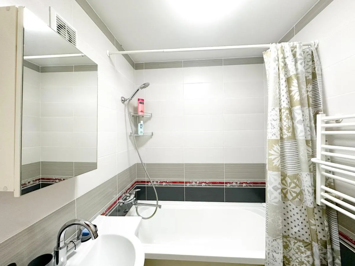 Image 3 of Best Location 2 Bedrooms
