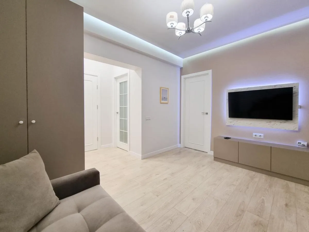 Image 4 of Botanica, 1 bedroom apartment with living