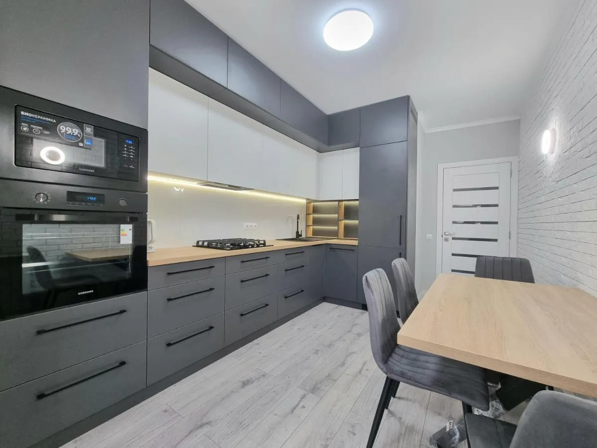 Image 2 of Center, Albisoara str., 1bedroom and living with balcony