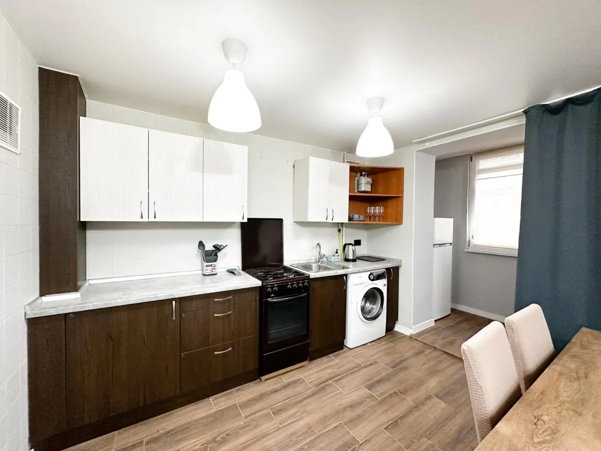Image 2 of Center Location 2 bedrooms