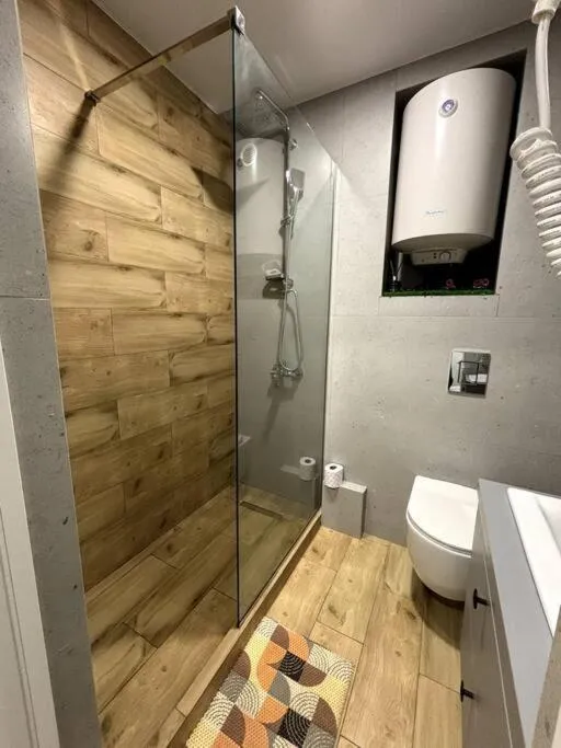 Image 2 of Central Park Apartment