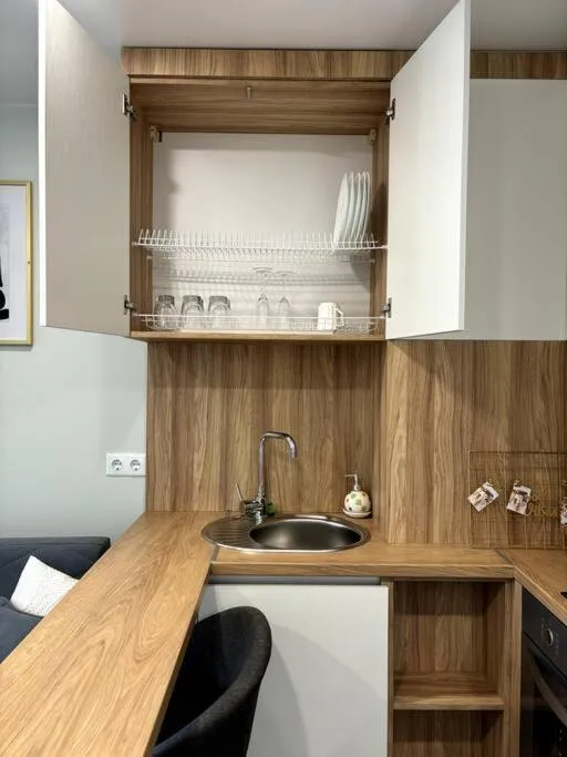 Image 6 of Central Park Apartment