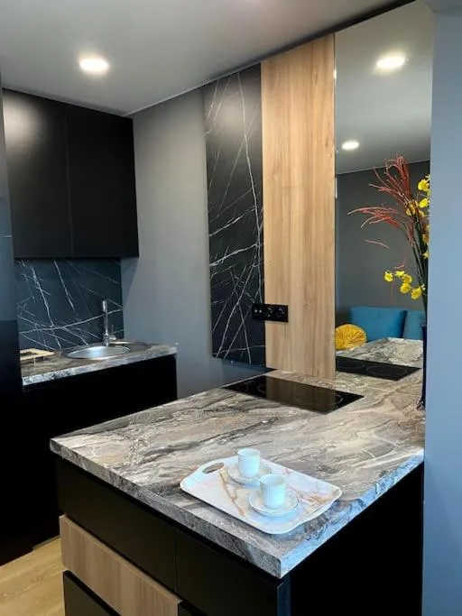 Image 4 of Central Park unit ! Puskin street