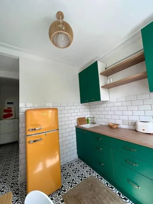 Image 6 of Central vintage style studio