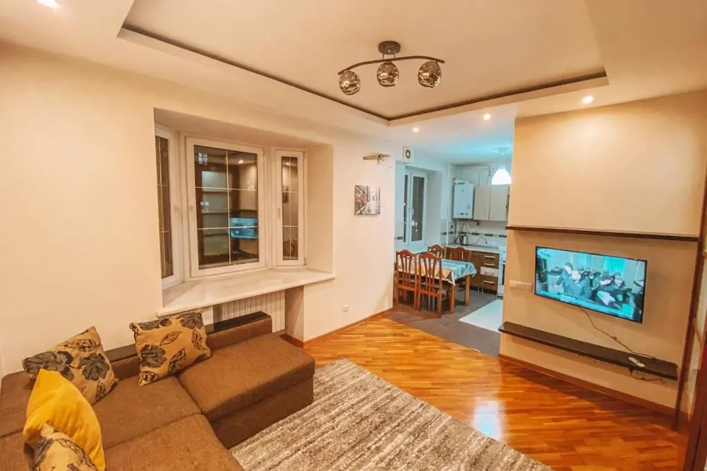 Image 4 of City Center 1 Bedroom + Living