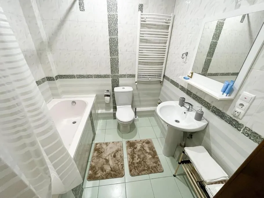 Image 6 of City Center 1 Bedroom + Living