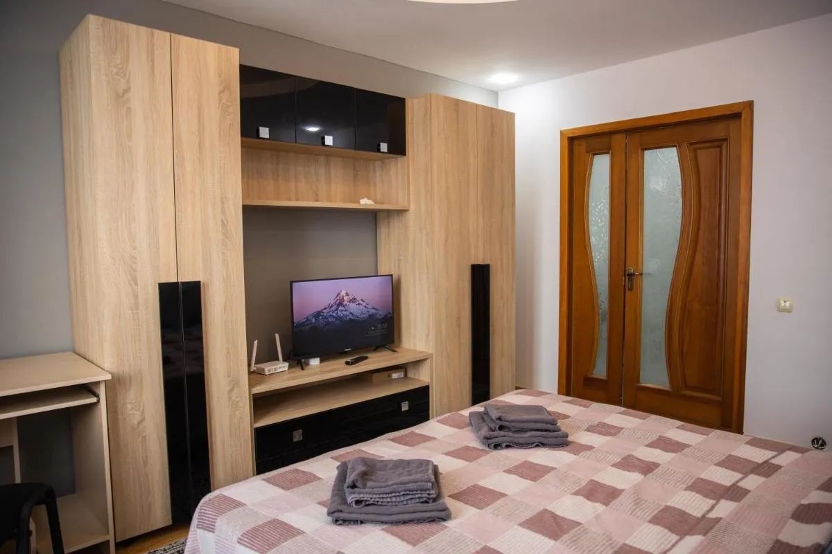 Image 6 of GOOD center apartment