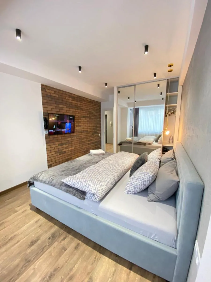 Image 1 of Large and Cozy Apartment in the Center