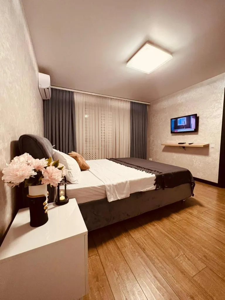 Image 3 of Luxury Home center