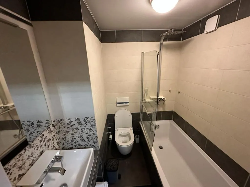 Image 6 of Luxury Home center