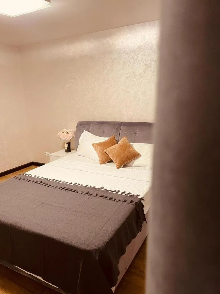 Image 5 of Luxury Home center