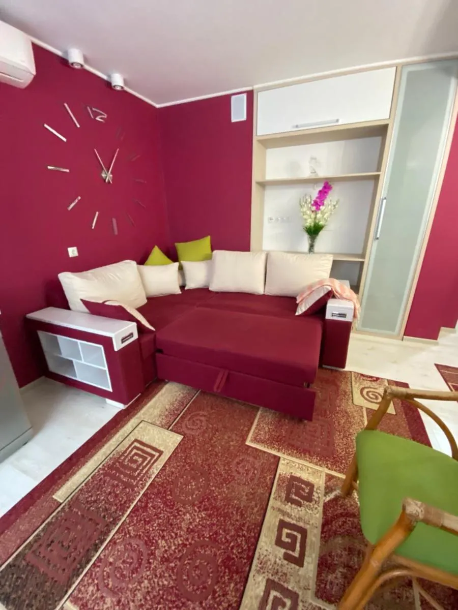 Image 1 of Magenta Apartment
