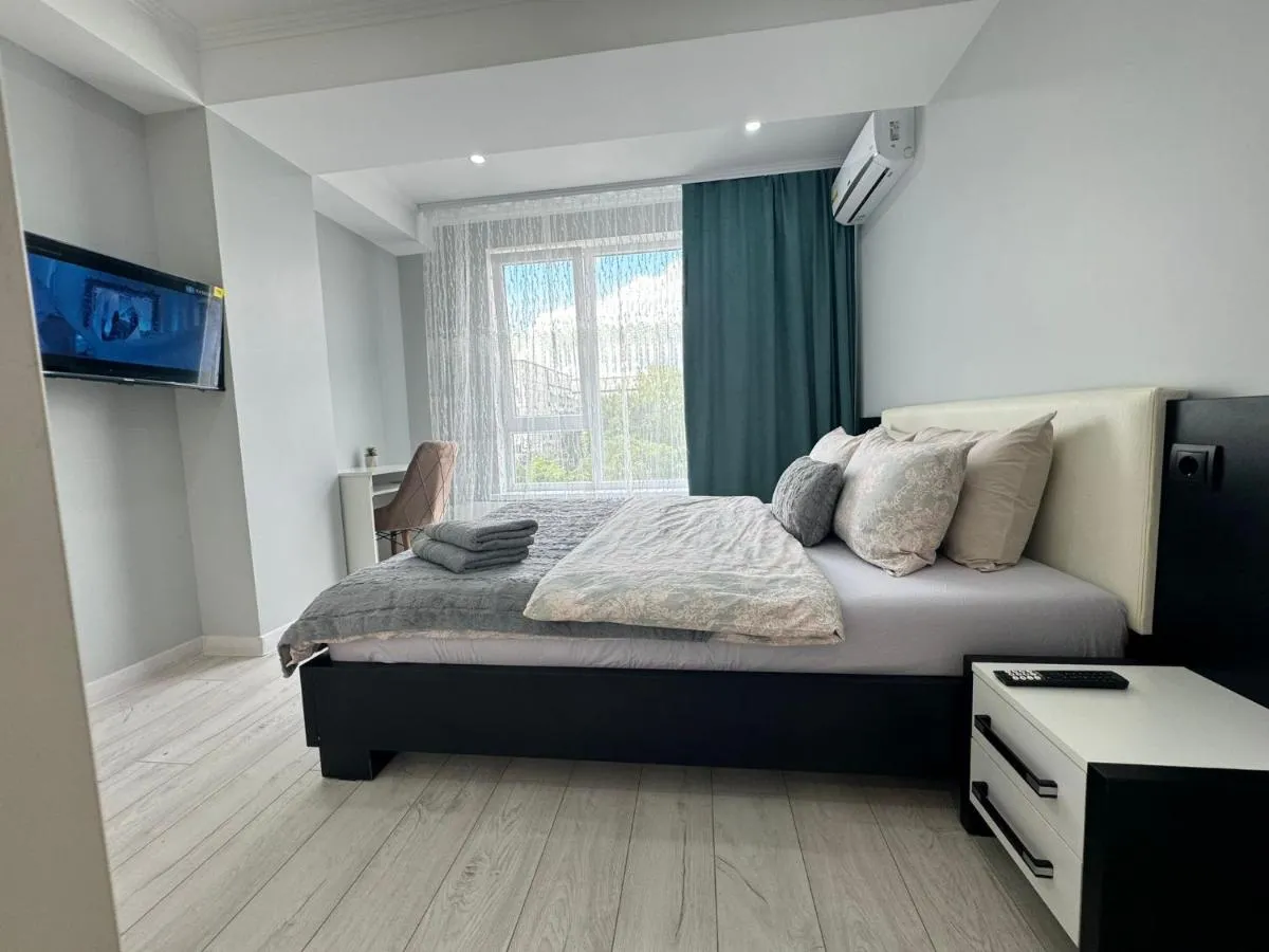 Image 6 of Modern Apartment near Airport with Parking