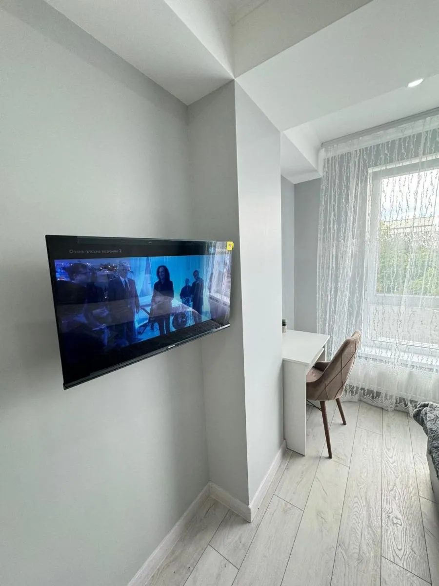 Image 5 of Modern Apartment near Airport with Parking