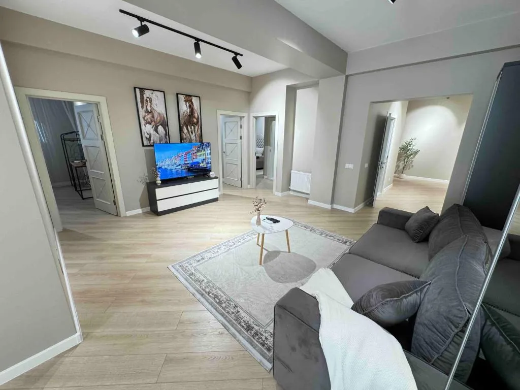 Image of Modern Business Apartment with 3 Bedrooms in Centre Chișinău