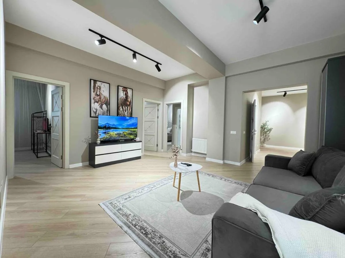 Image 5 of Modern Business Apartment with 3 Bedrooms in Centre Chișinău