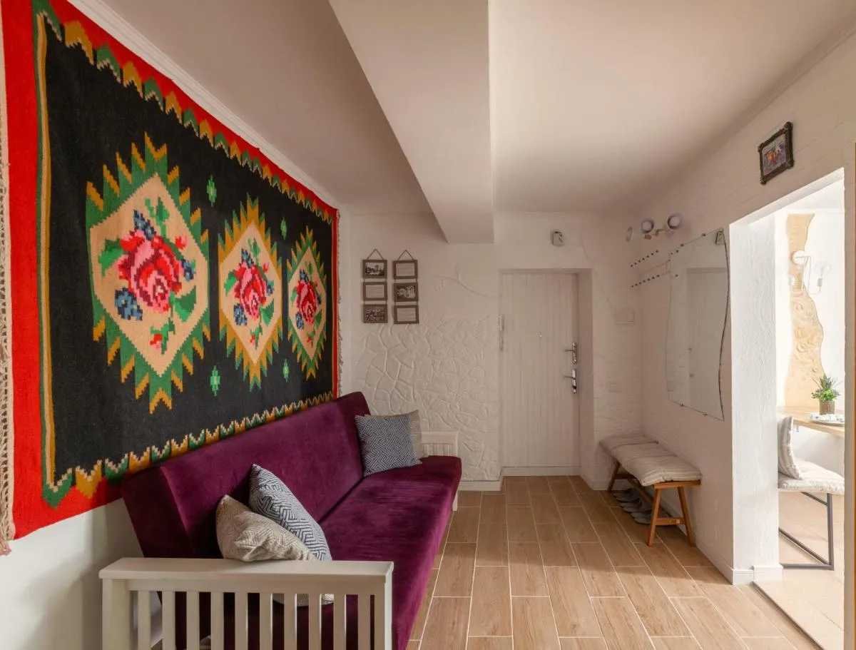 Image 3 of Modern Traditional apartment
