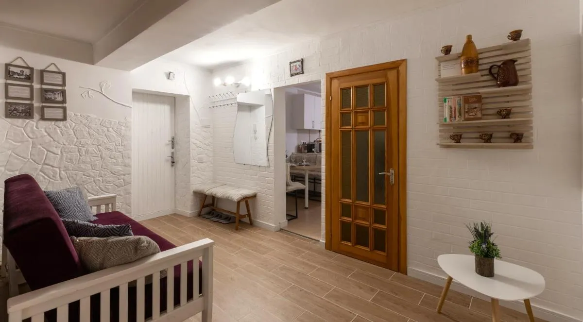 Image 4 of Modern Traditional apartment