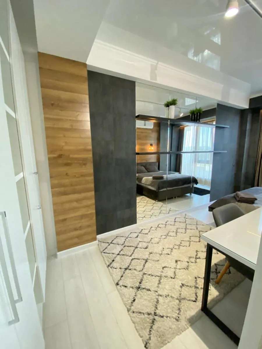 Image 4 of New 2 Modern Lux Apartment