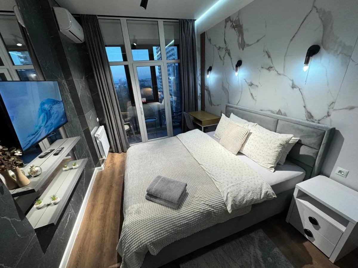 Image 3 of New Lux Business Apartment in the Center
