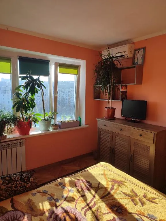 Image of One room in apartment in the park center area of Chisinau