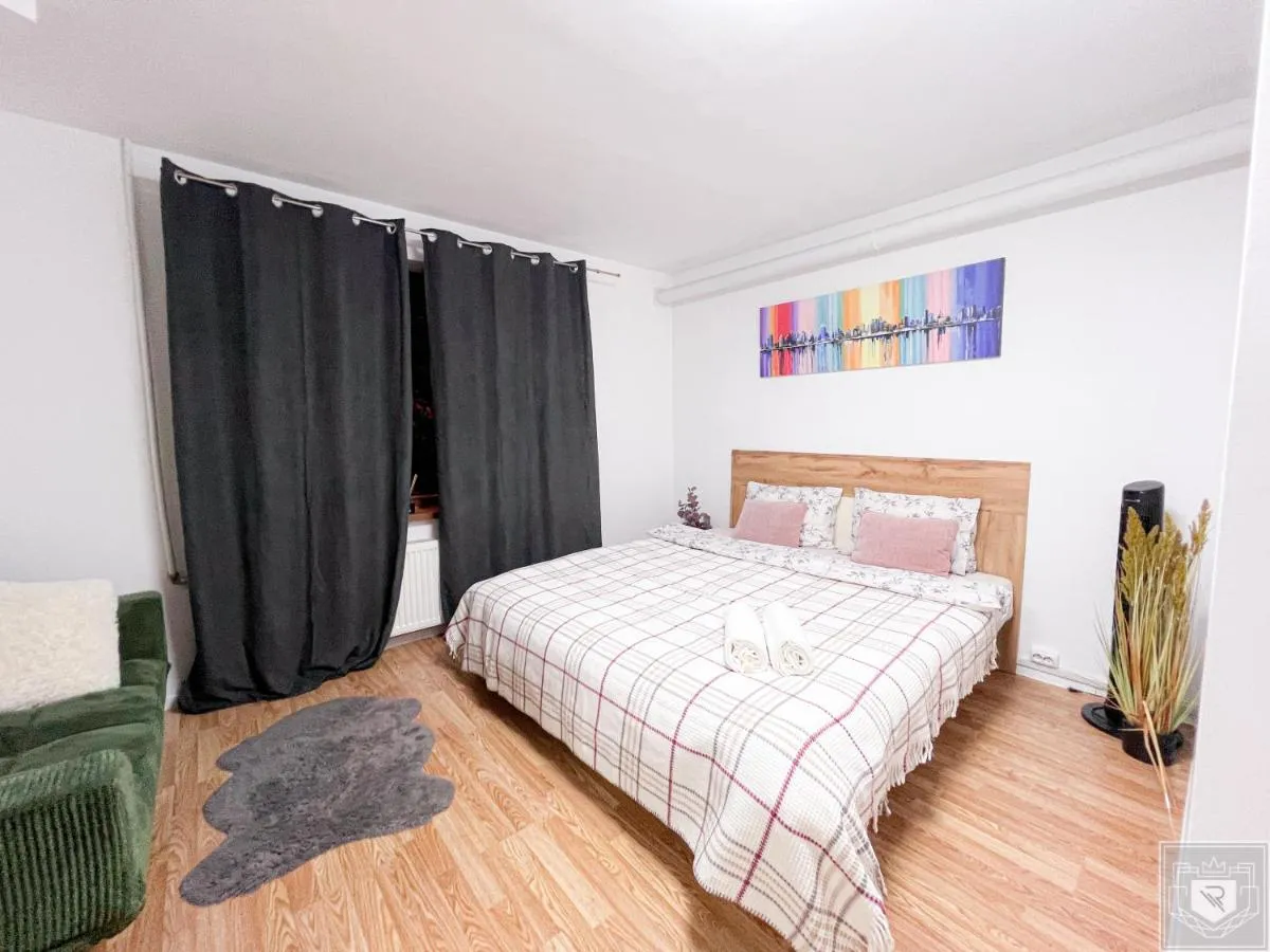 Image 2 of RentHouse Apartments City Gates #2