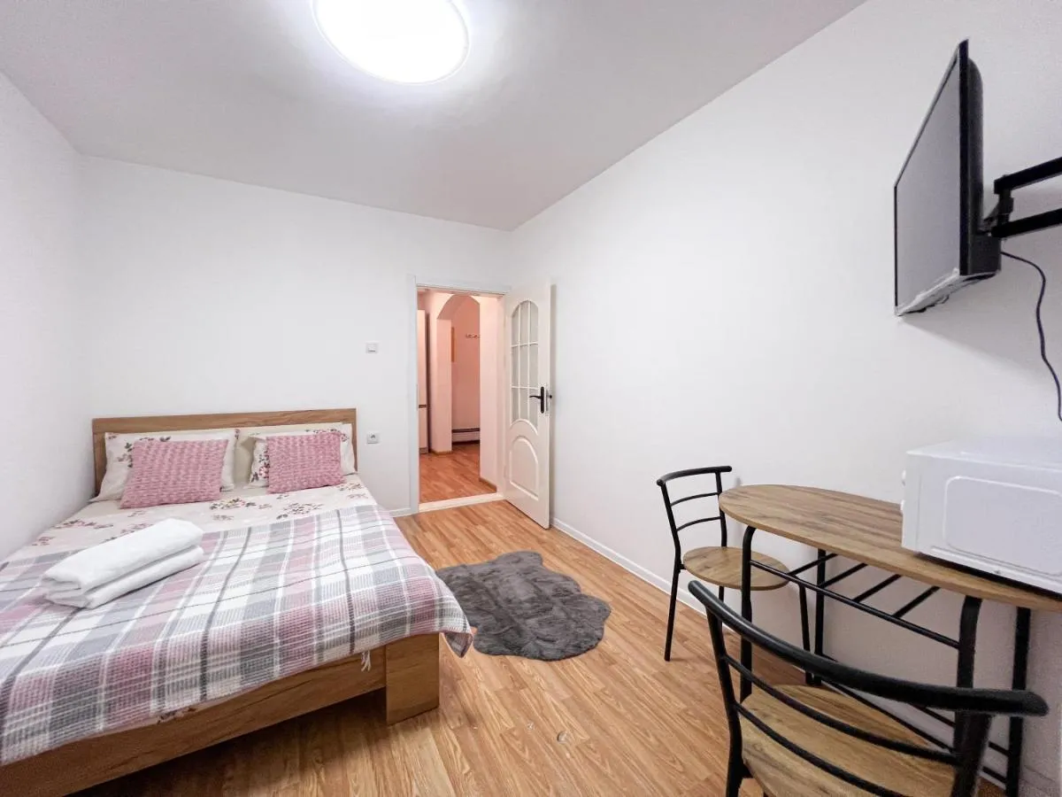 Image 4 of RentHouse Apartments City Gates #3