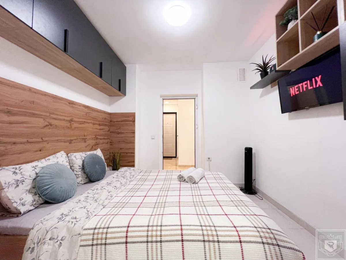 Image 2 of RentHouse Apartments City Gates #6