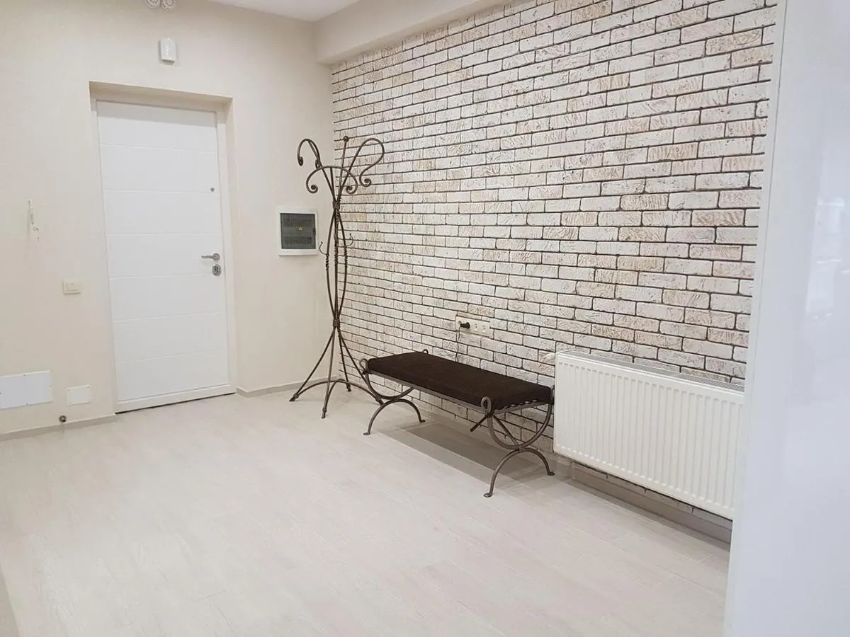 Image 2 of Royal Center-3 rooms 3 tv