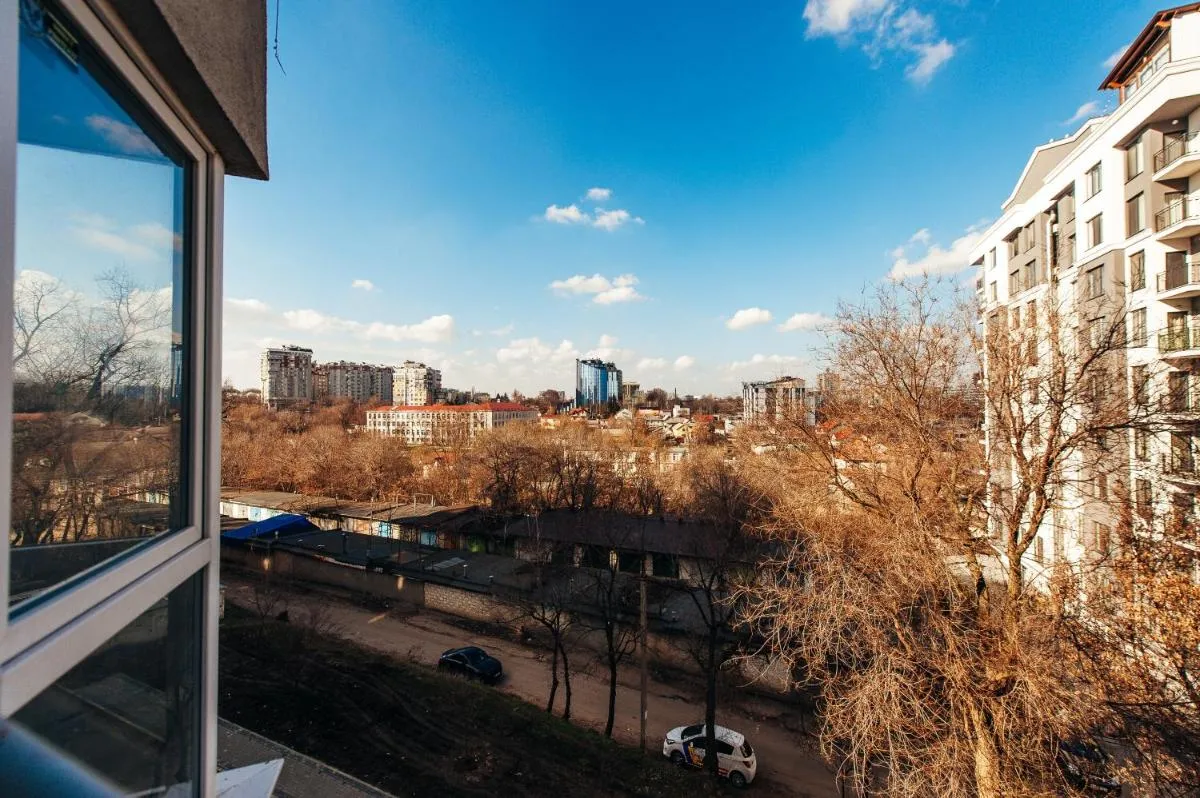 Image 4 of Spacious apartment close to Valea Trandafirelor park!