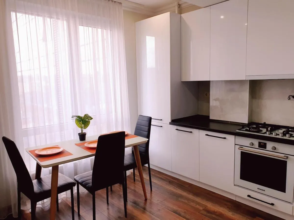 Image 3 of Stylish apartment in City Center